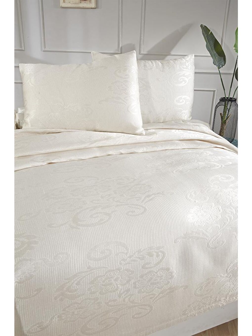 Karışık Lale Çift Kişilik Yatak Örtüsü Krem-3