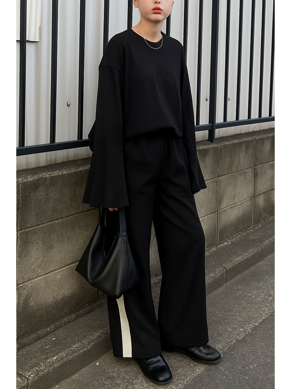 Siyah Kadın Bol Kesim Zil Kollu Oversize Bluz-1