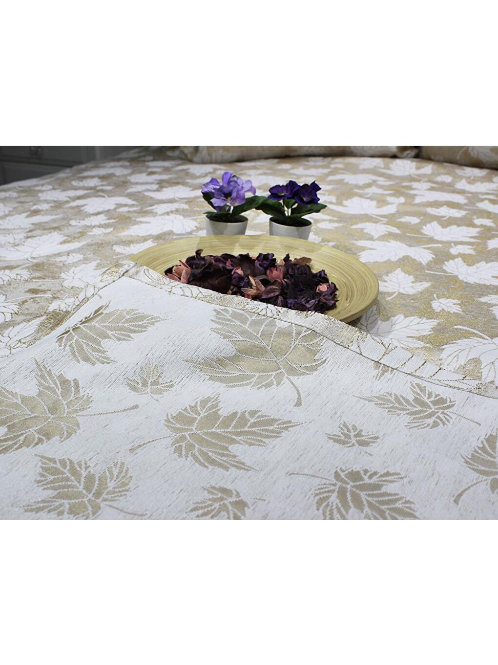 Sarı Çınar Jakarlı Yatak Örtüsü Gold-3