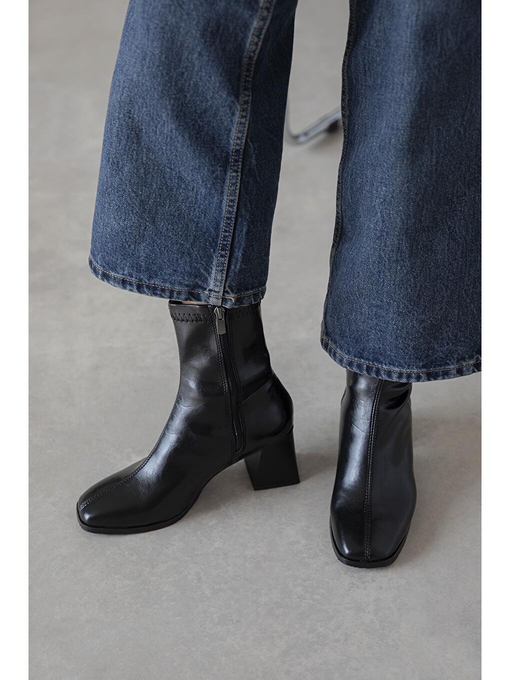 Trew Kadın Streç Topuklu Kırışık  Deri  Bot Siyah