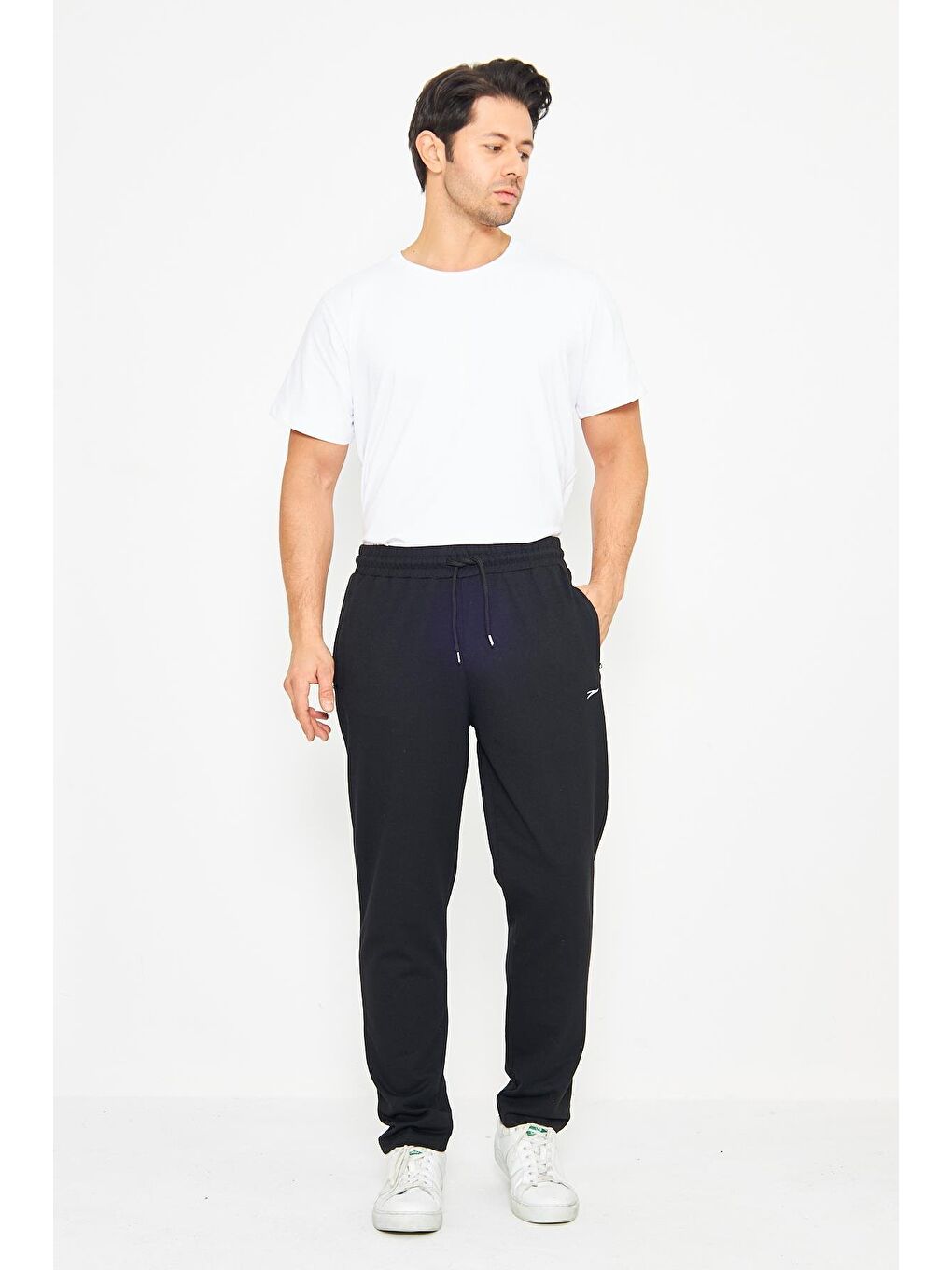 Siyah Erkek Düz Paça Rahat Kesim Eşofman Altı 6501-1