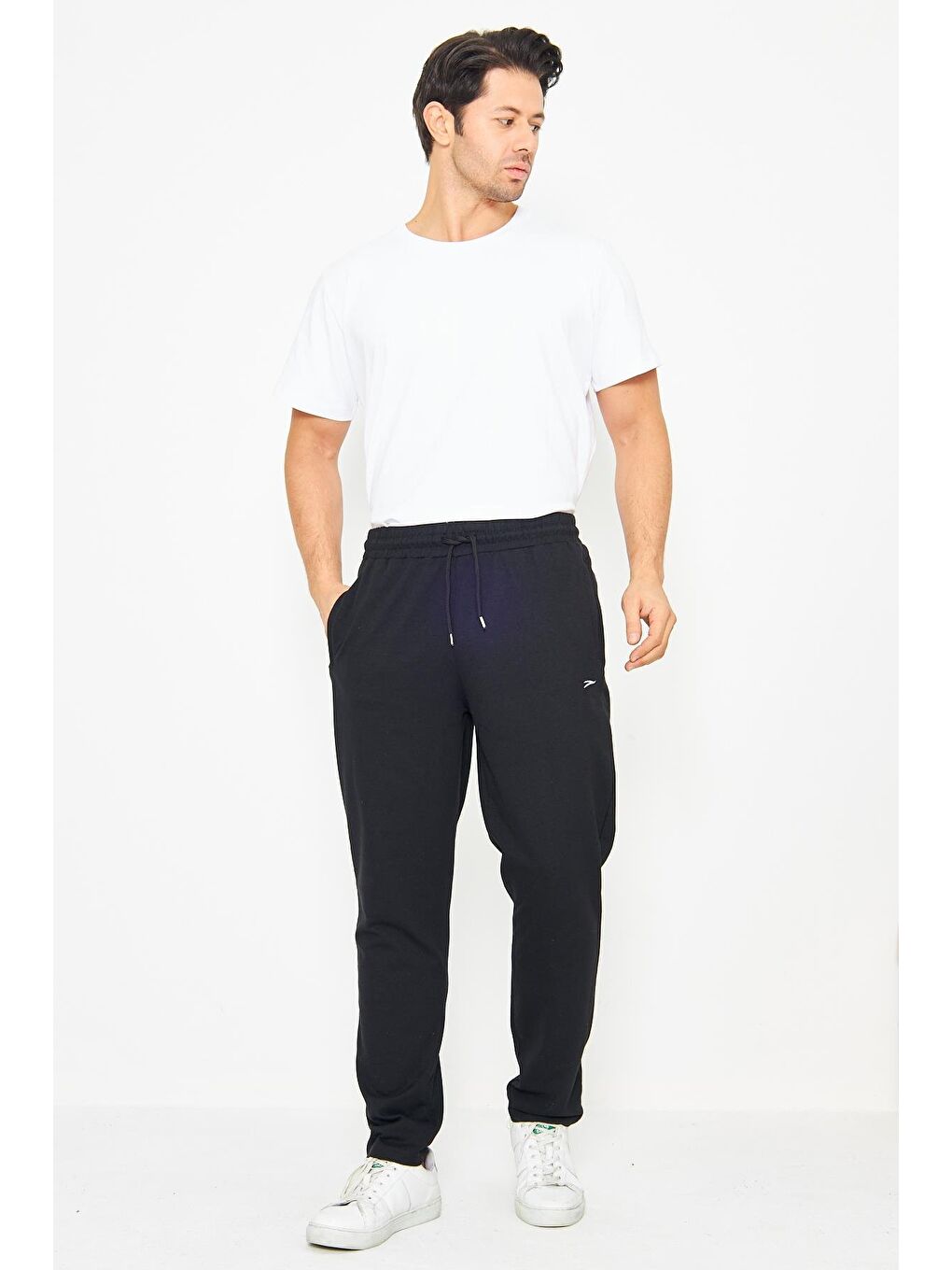 Siyah Erkek Düz Paça Rahat Kesim Eşofman Altı 6501-3