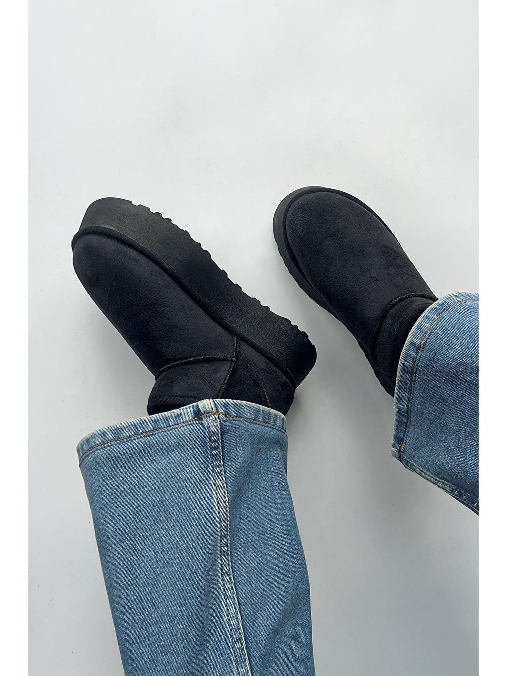 Novi Kadın İçi Tüylü Kalın Taban  Süet Yarım  Bot Siyah