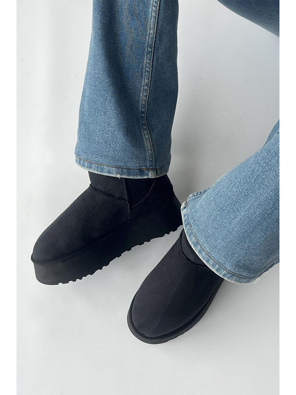 Novi Kadın İçi Tüylü Kalın Taban  Süet Yarım  Bot Siyah-1