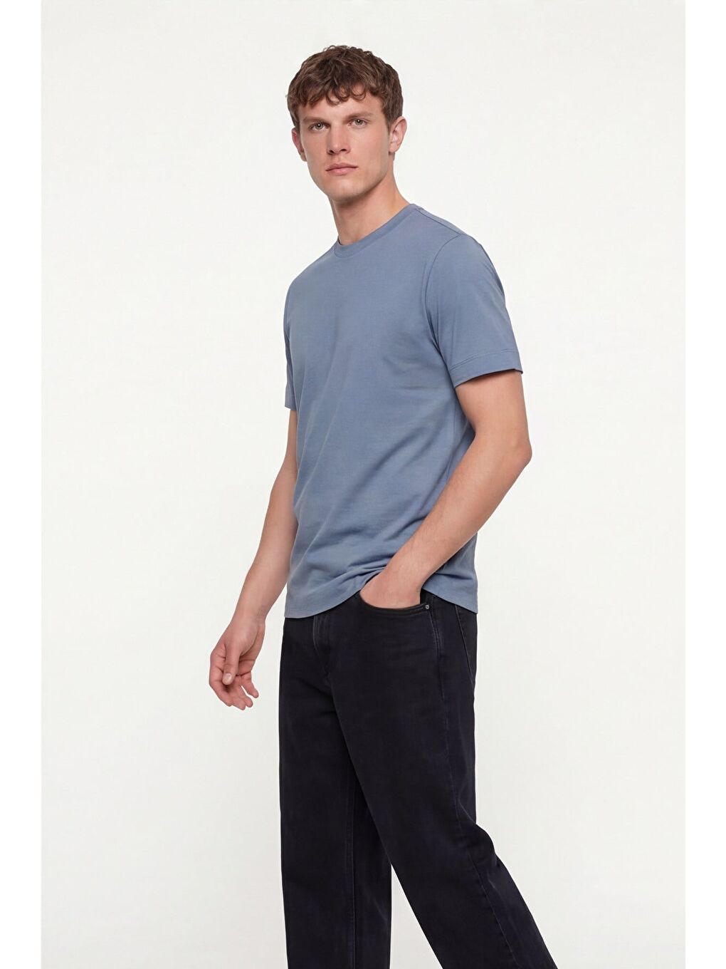 Erkek Koyu Gri Normal Kesim Regular Fit %100 Pamuk Dokuma Bisiklet Yaka Basic T-Shirt-2