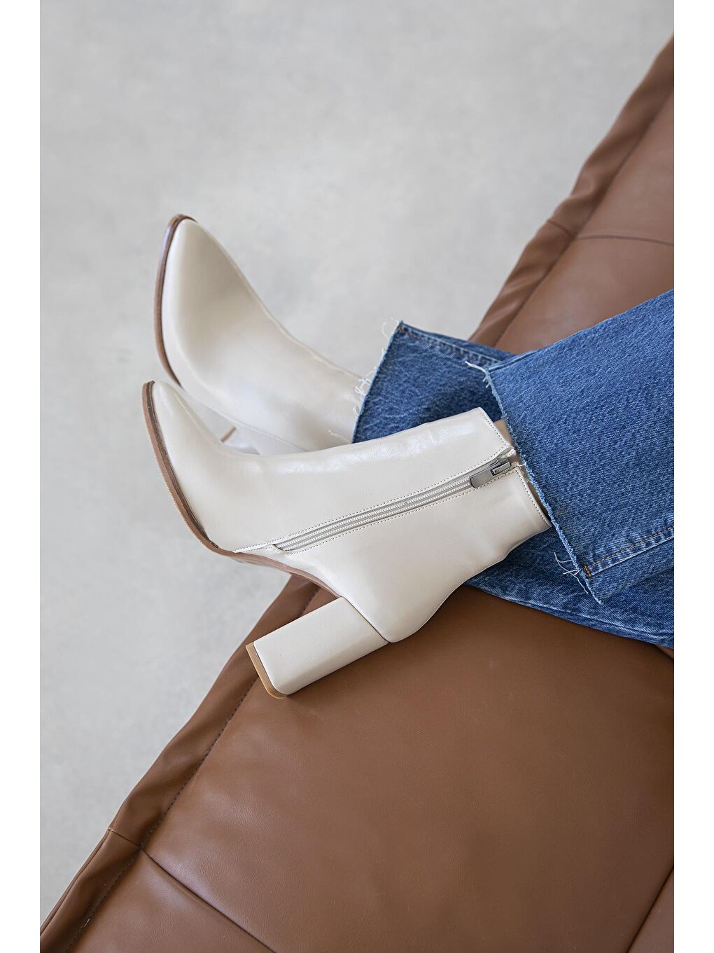 Fergal Kadın Topuklu Kırışık Deri Bot Bej-1