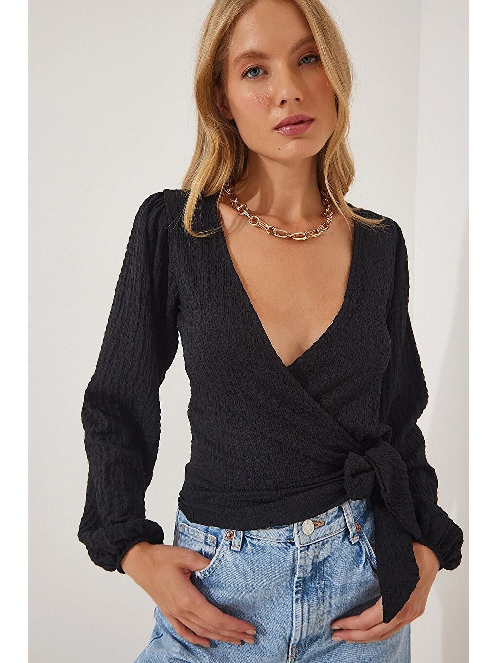 Kadın Siyah Dokulu Anvelop Yaka Kuşaklı Trend Rahat Örme Bluz HZL23W-BD104411