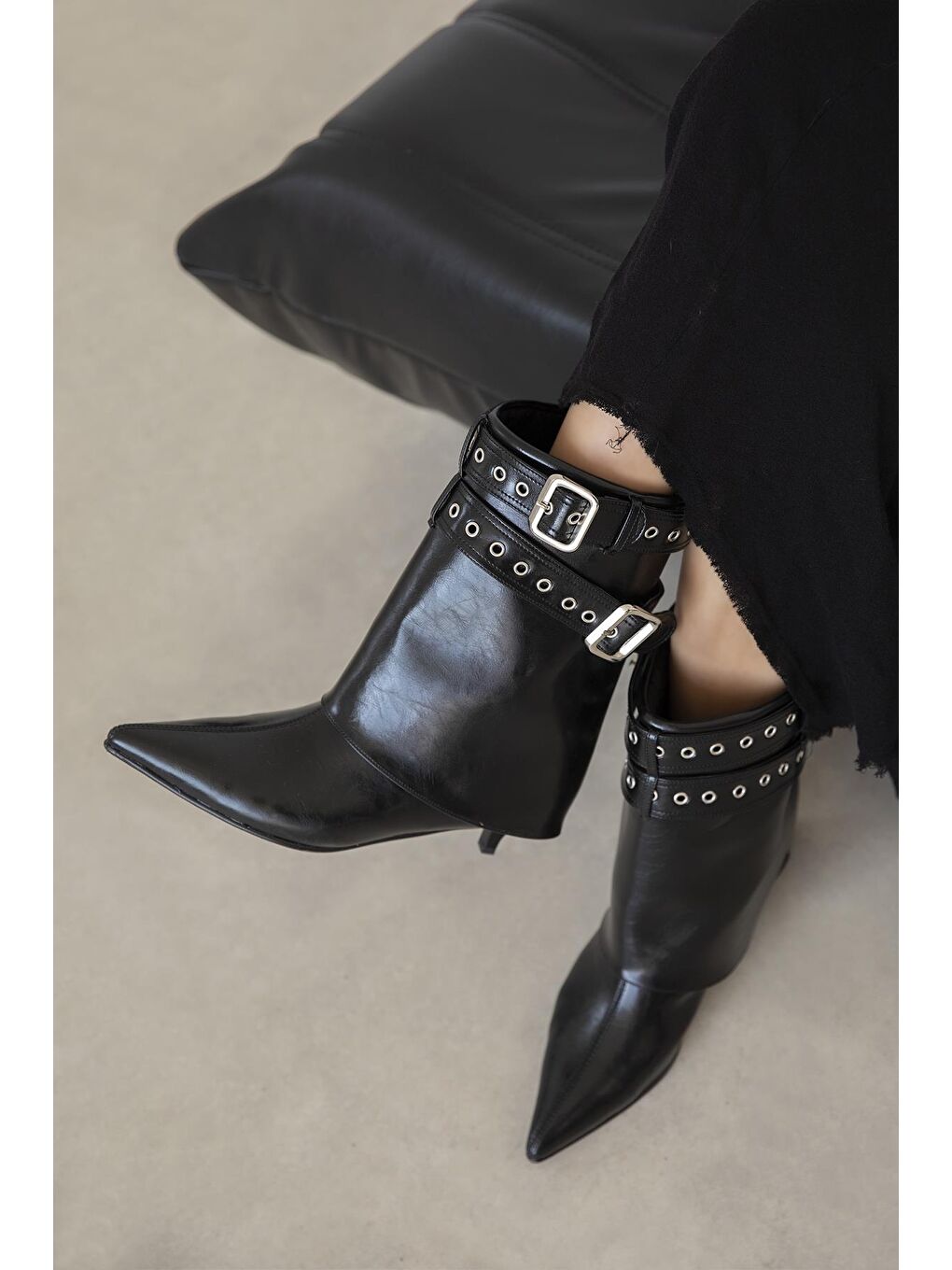 Katy Kadın Aksesuar Detay Kırışık Deri Bot Siyah