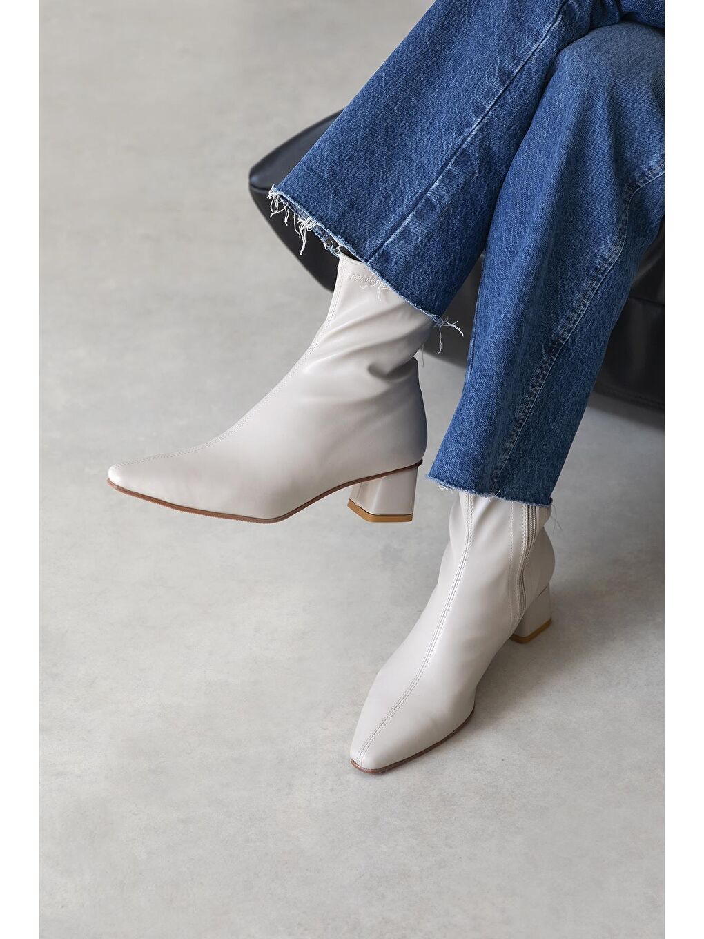 Amor Kadın Streç Küt Kalıp Deri Bot Bej-1