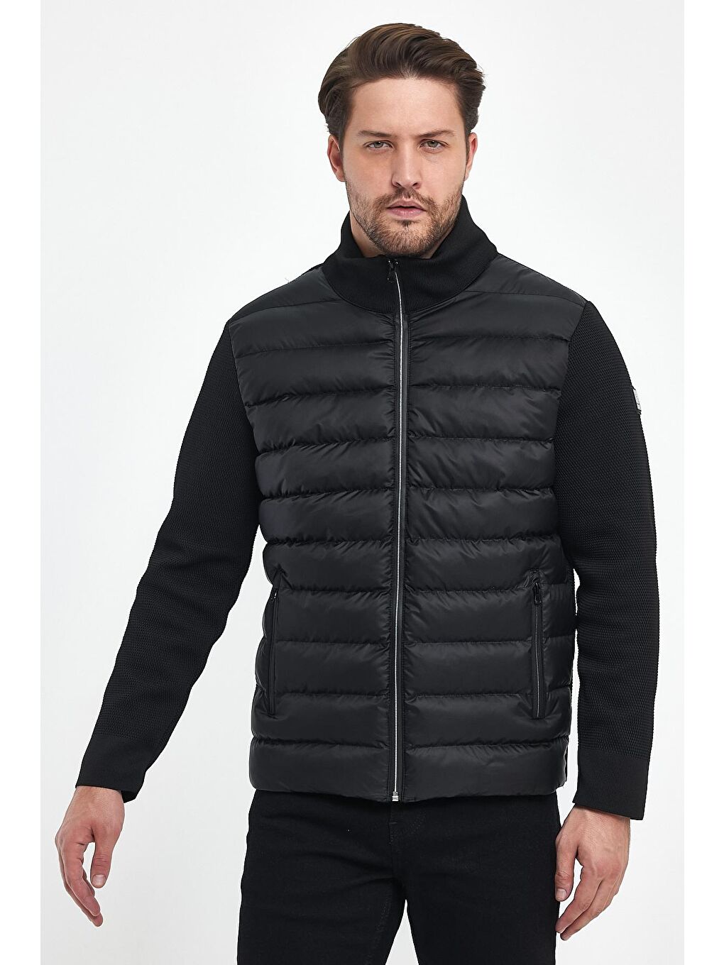 Siyah Kol ve SırtıTrikolu Dik Yaka Erkek Mont