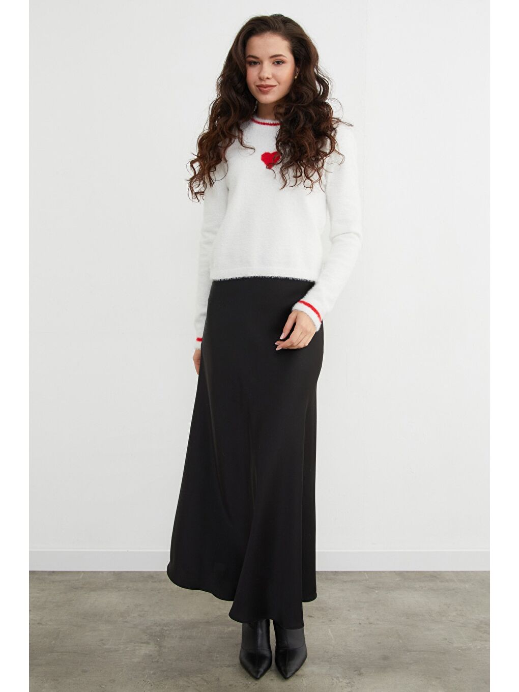 Kırmızı Kalp Desenli Bisiklet Yaka Sakallı Kazak-3