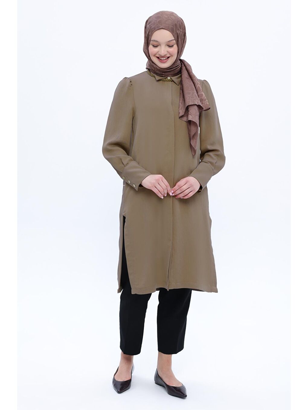 Bej Vizon Metal Düğme Detaylı Patlı Gömlek Tunik