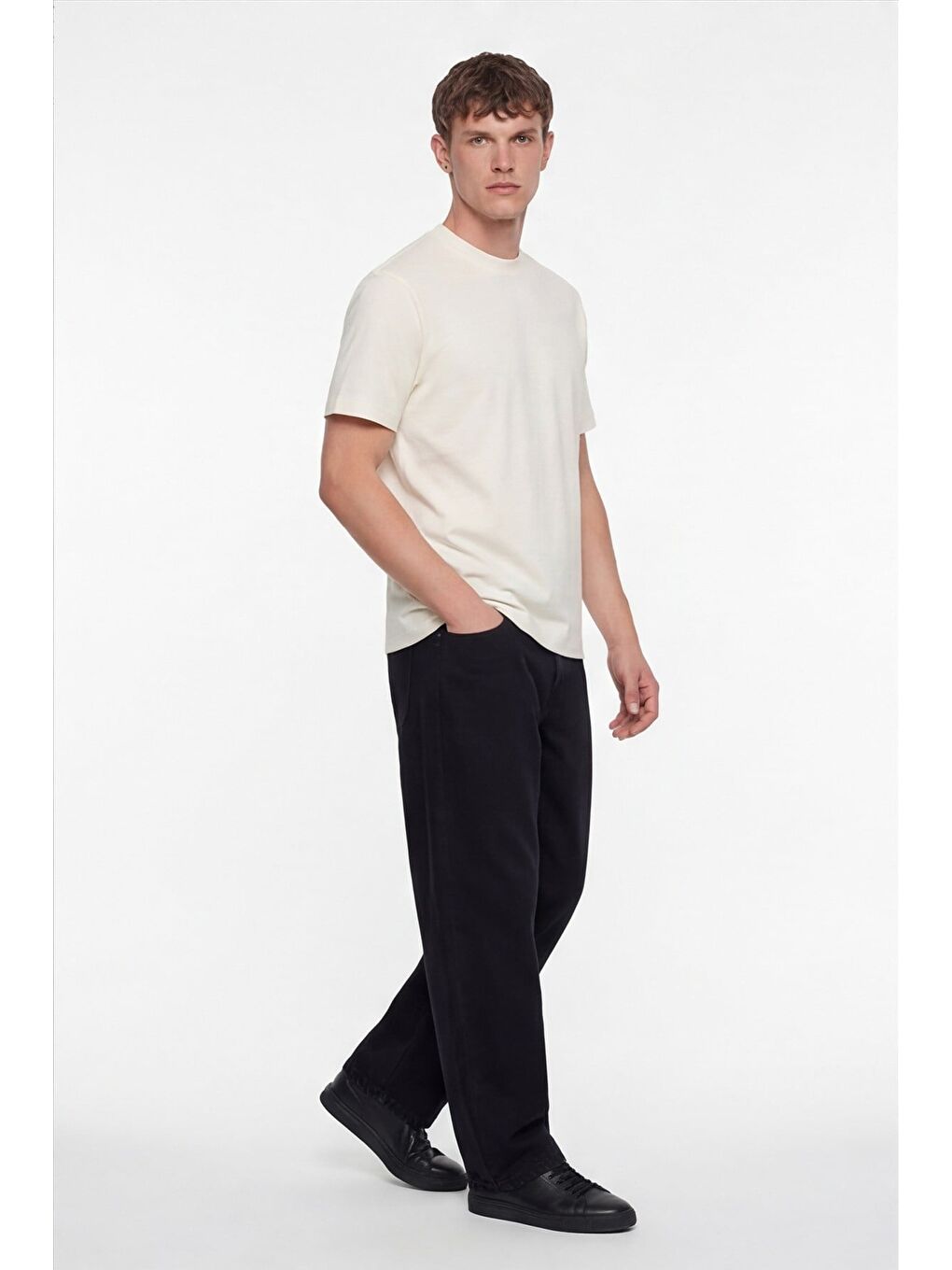 Ekru Erkek Açık Krem Normal Kesim Regular Fit %100 Pamuk Dokuma Bisiklet Yaka Basic T-Shirt-2