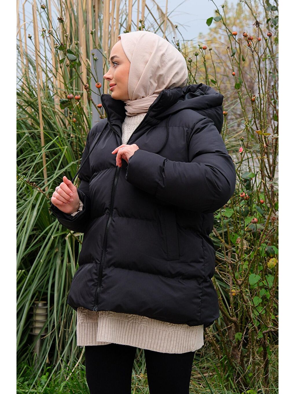 Kapüşonu Bağcıklı Şişme Mont Siyah-3