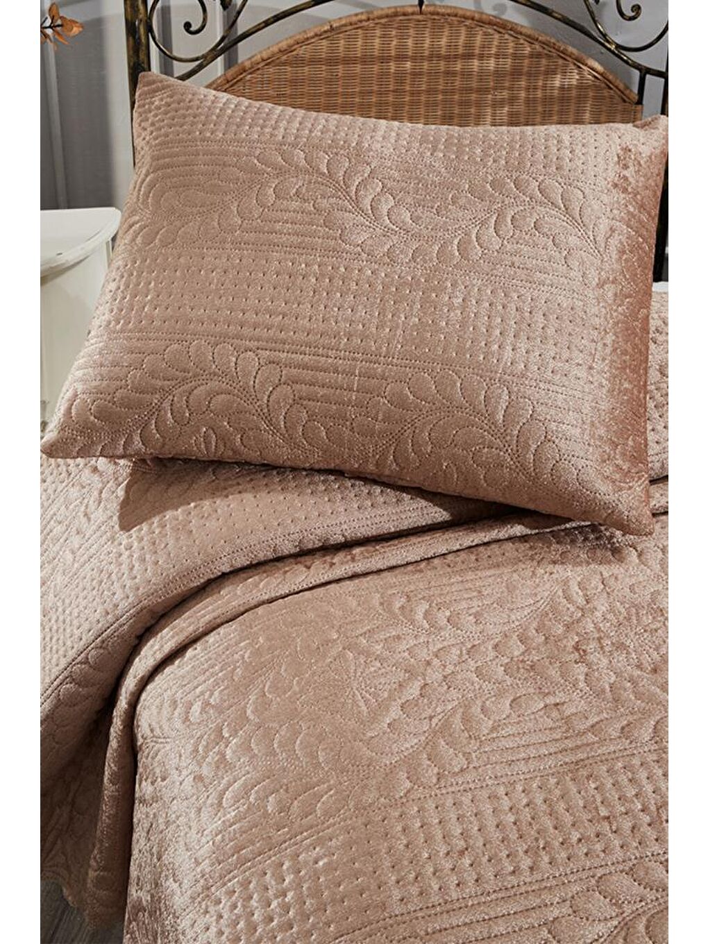 Kahverengi Velica Tek Kişilik Kadife Yatak Örtüsü Cappucino-8