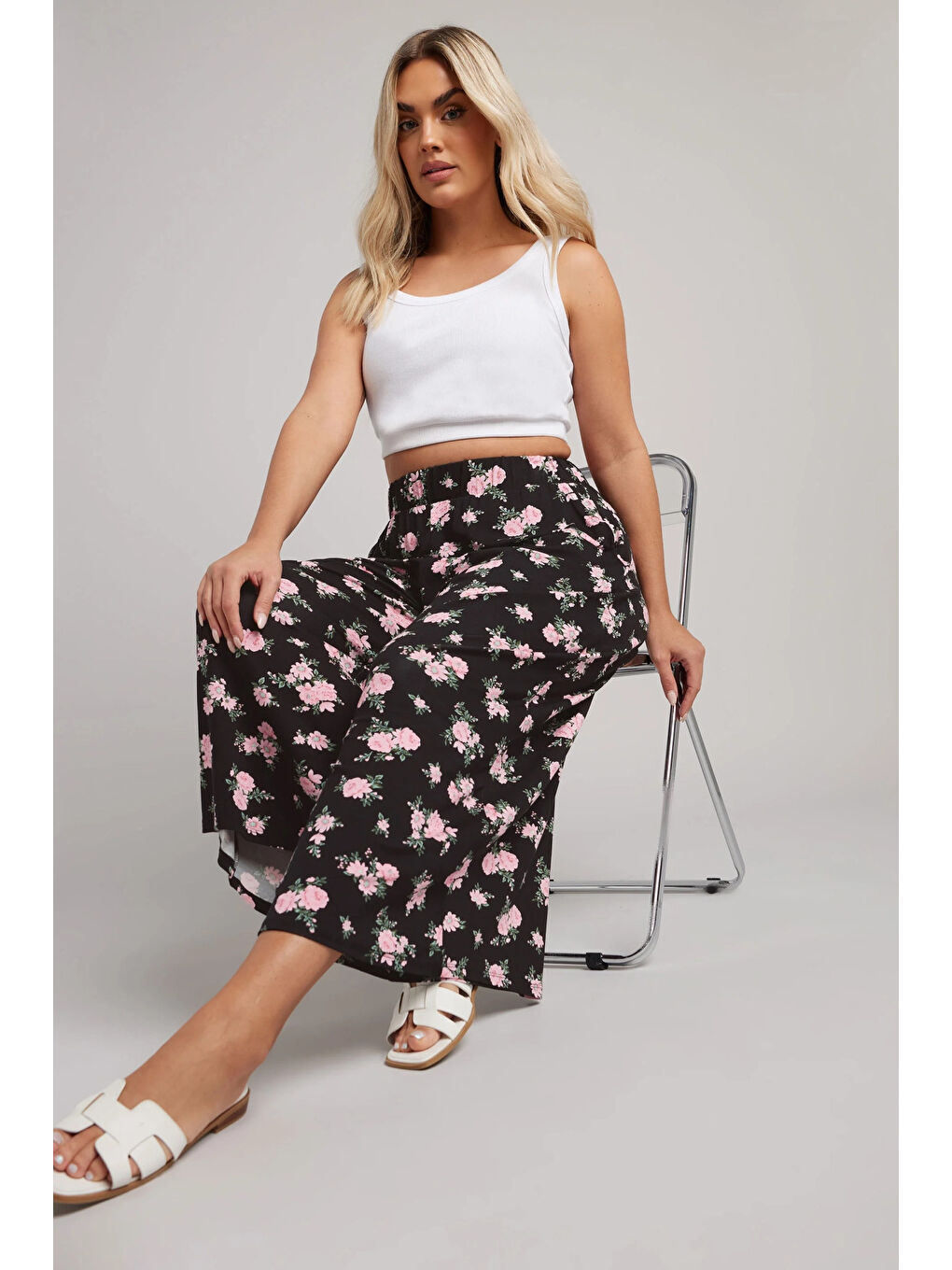 Stil Diva Siyah Büyük Beden Beli Lastikli Cepsiz Desenli Kapri Pantolon 145266 - 1