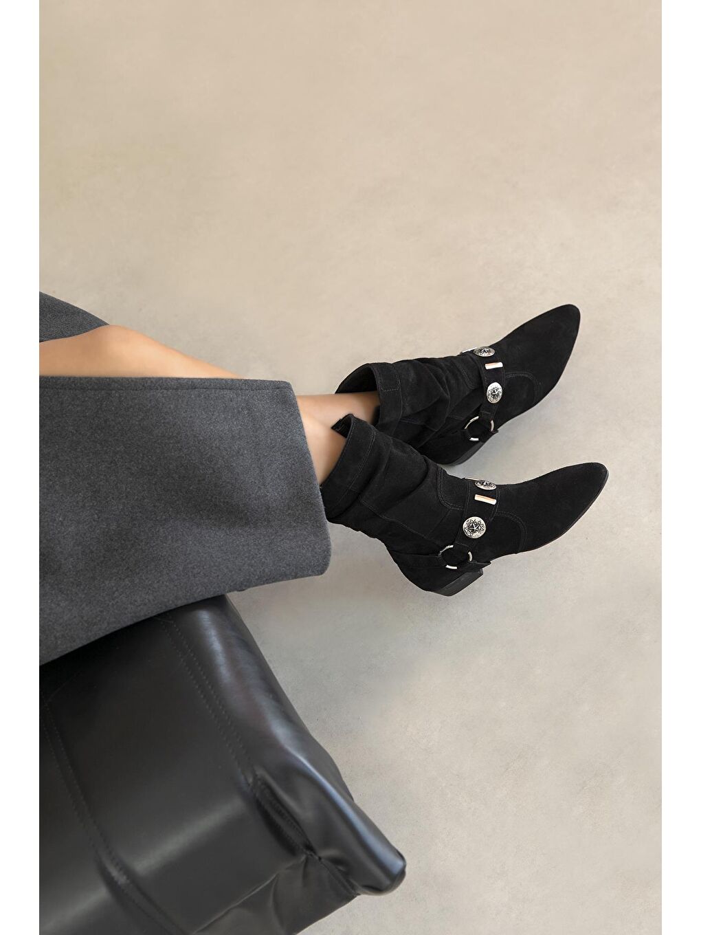Spark Kadın Aksesuar Detay  Hakiki Deri Süet Bot Siyah