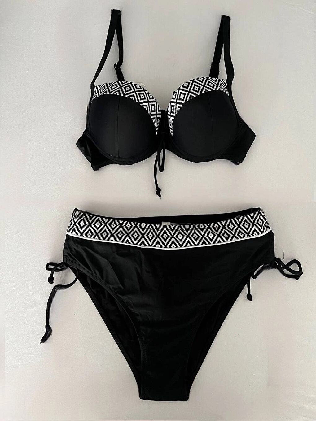 Kadın Siyah Etnik Desenli Bikini Takım HZL25S-LC2218-1