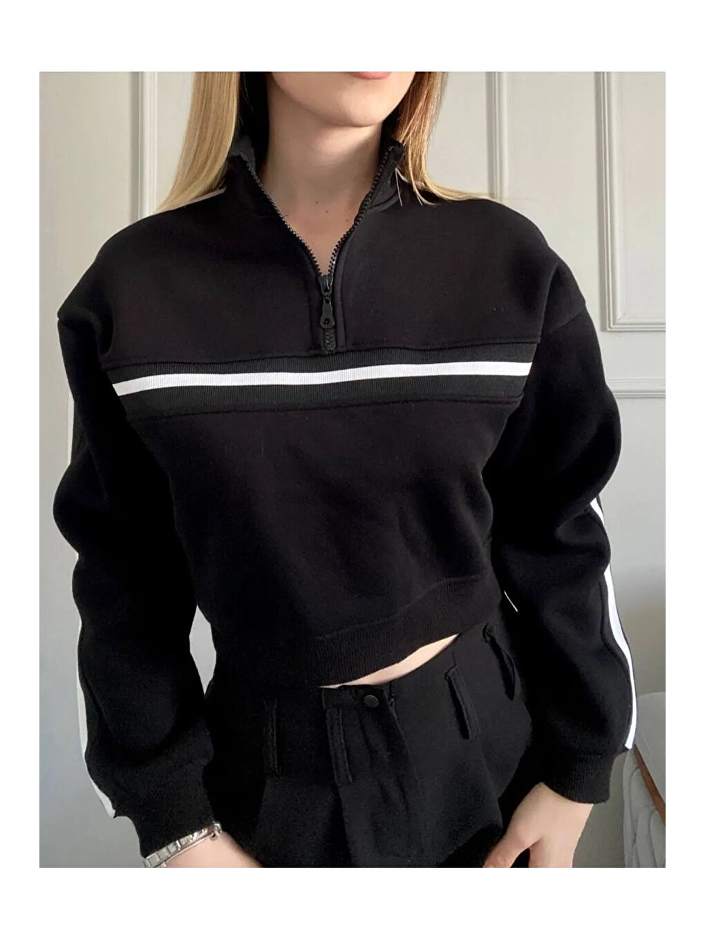 Kadın Siyah Beyaz Şeritli Fermuarlı Yaka 3 İplik Şardonlu Sweatshirt HZL24W-ZK12781-2