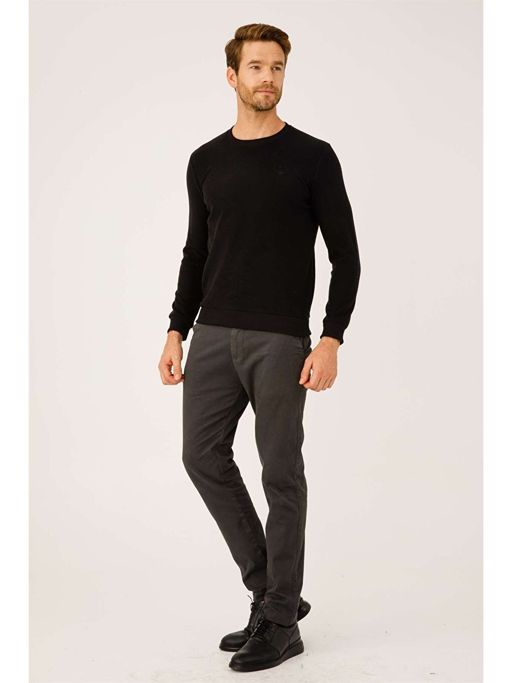 Siyah Rahat Kalıp Bisiklet Yaka Düz Uzun Kollu Triko-1