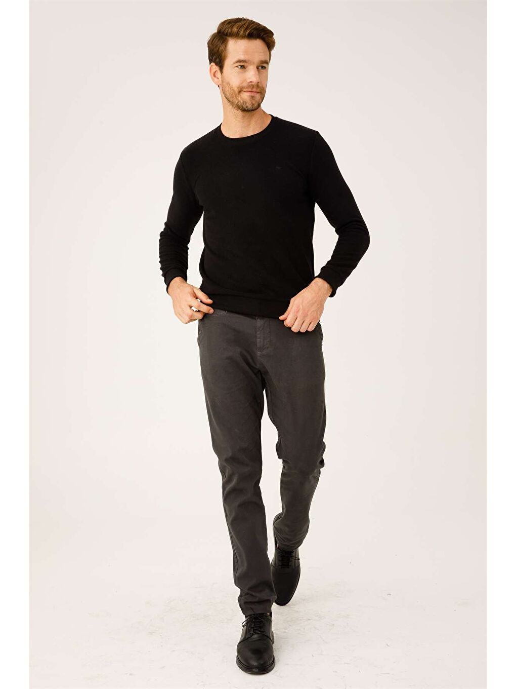 Siyah Rahat Kalıp Bisiklet Yaka Düz Uzun Kollu Triko-2