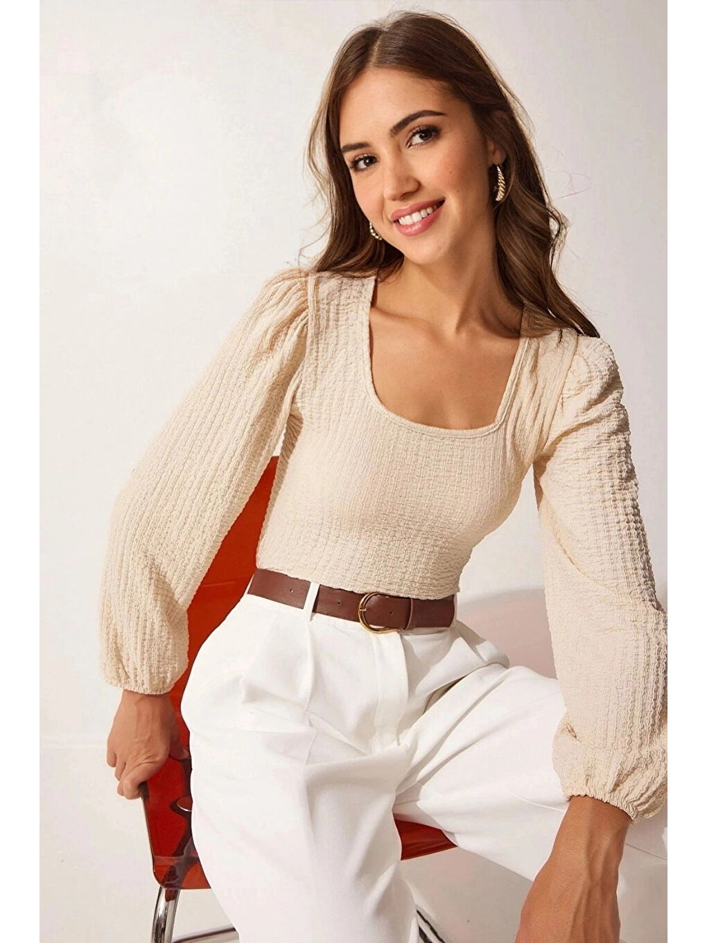 Ekru Kadın Açık Krem Balon Kol Dokulu Kare Yaka Trend Örme Bluz HZL23W-BD104421-2