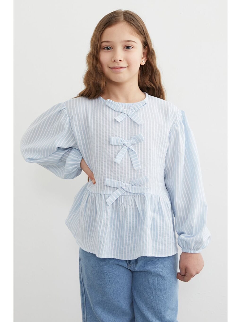 Mavi Fiyonk Detaylı Çizgili Kız Çocuk Bluz
