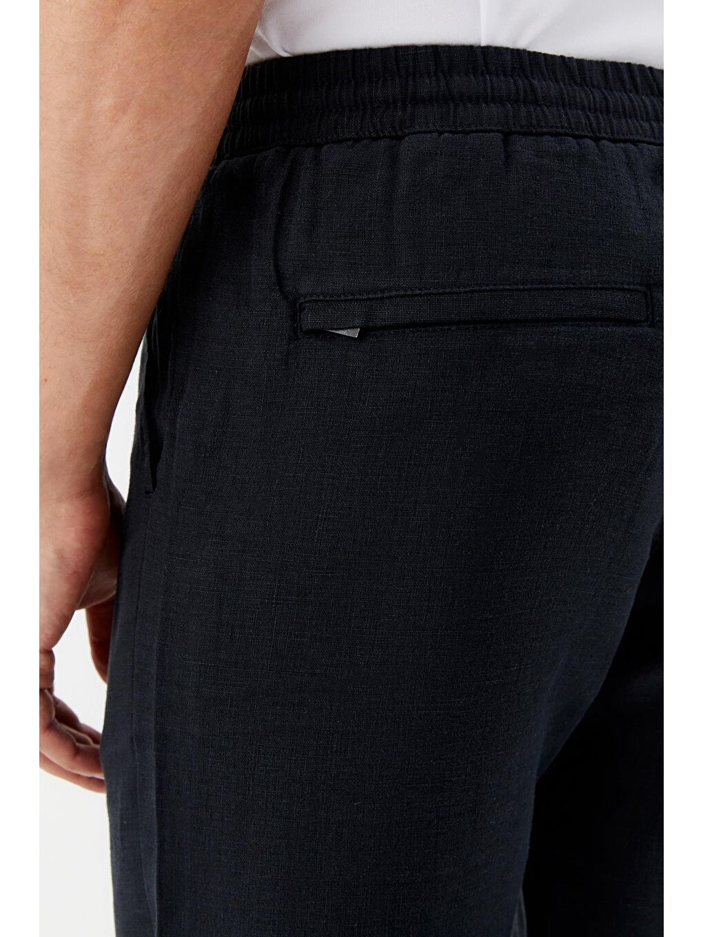 Erkek Siyah Regular Fit %100 Keten Lastikli Bel Bermuda Şort-5