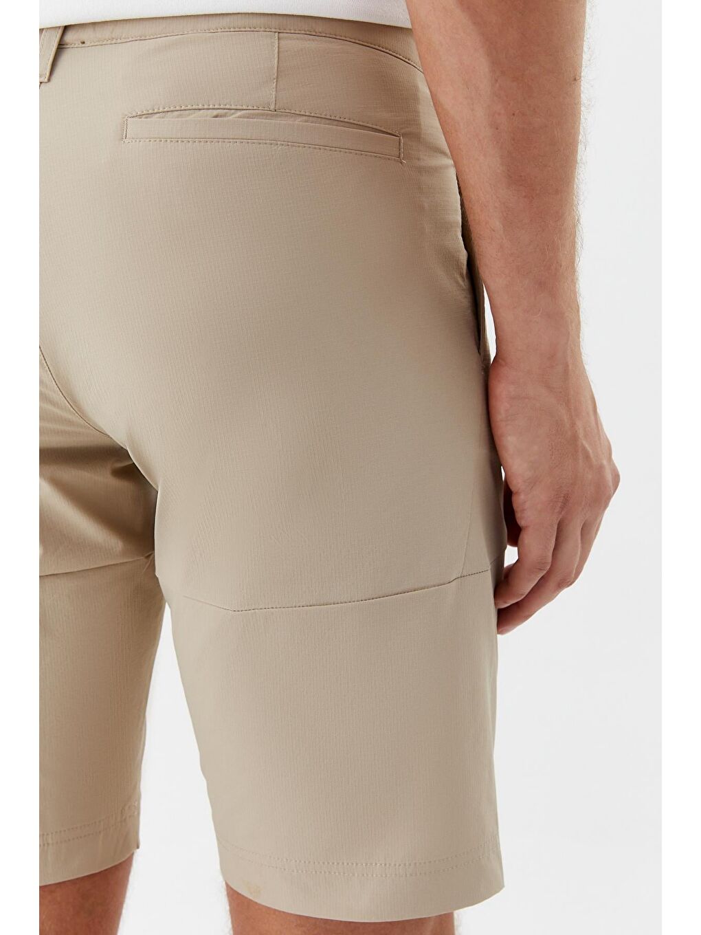 Erkek Bej Bermuda Şort – Regular Fit, Yan Cep Detaylı-5