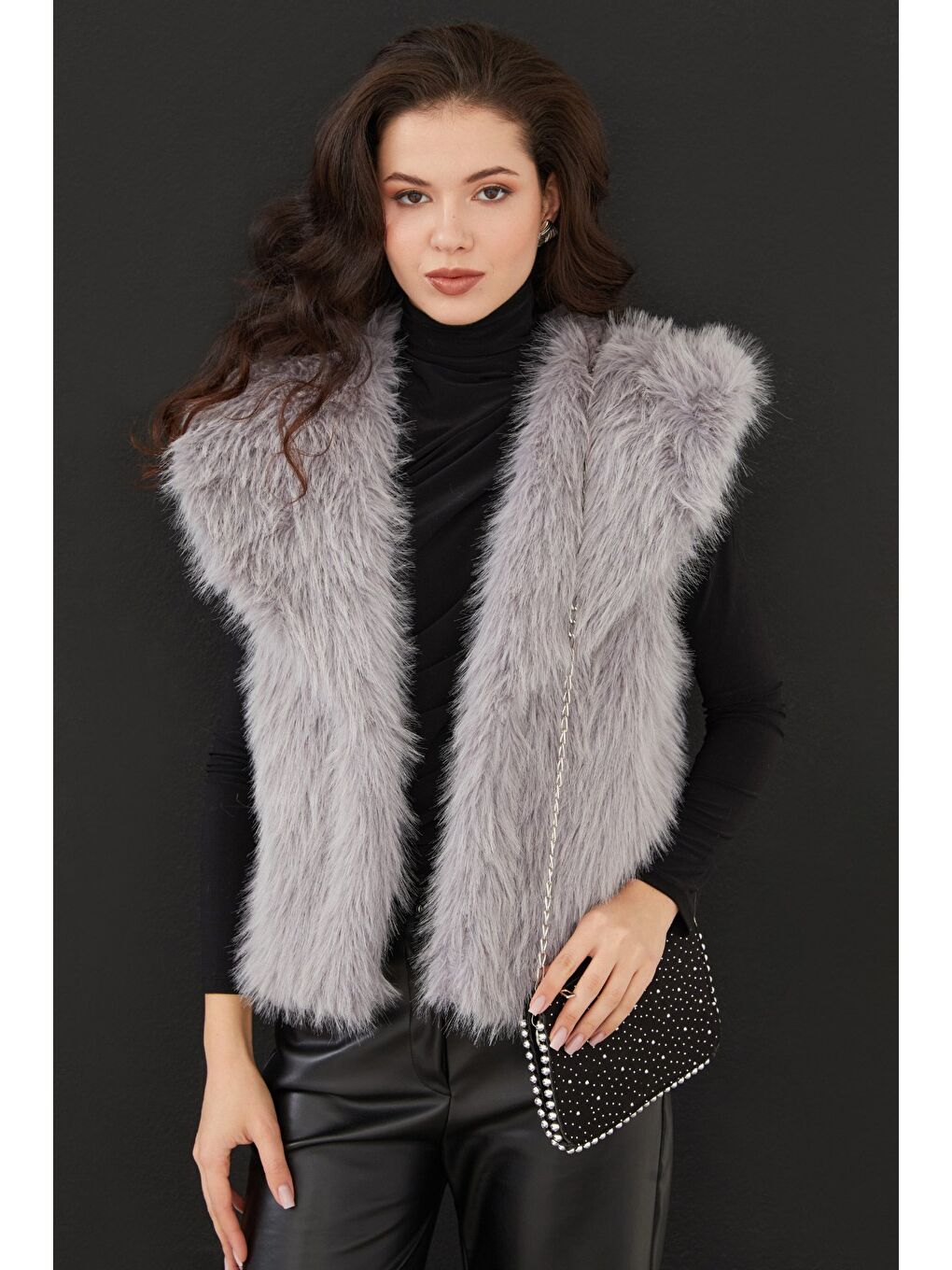 Gri Astarlı Şal Yaka Suni Kürk Yelek-1