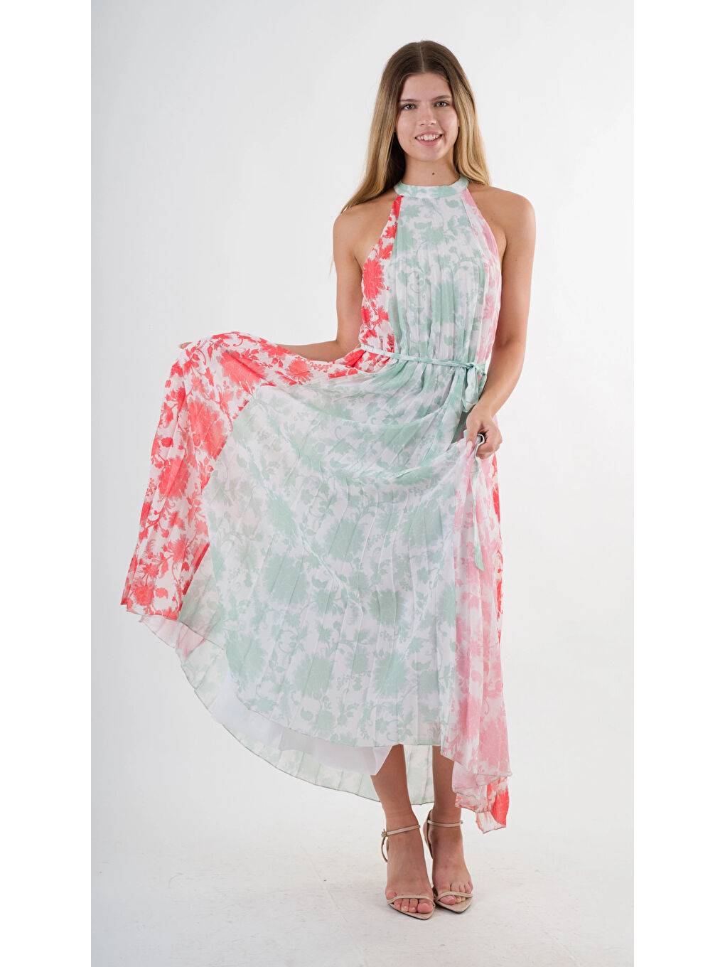 Kadın Kırmızı Yeşil Bloklu Yaprak Desenli Halter Yaka Kuşaklı Astarlı Uzun Elbise HZL24S-YY233-1