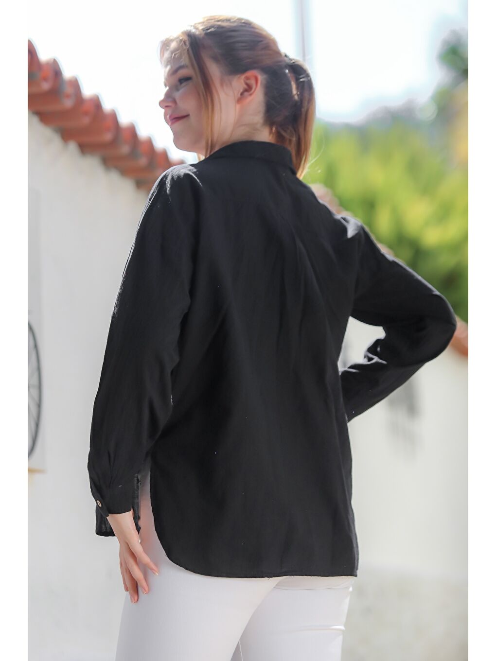 Organik Pamuk Siyah Gömlek Yaka Uzun Kol Çift Kapaklı Cepli Arkası Uzun Dokuma Gömlek 70 65-7