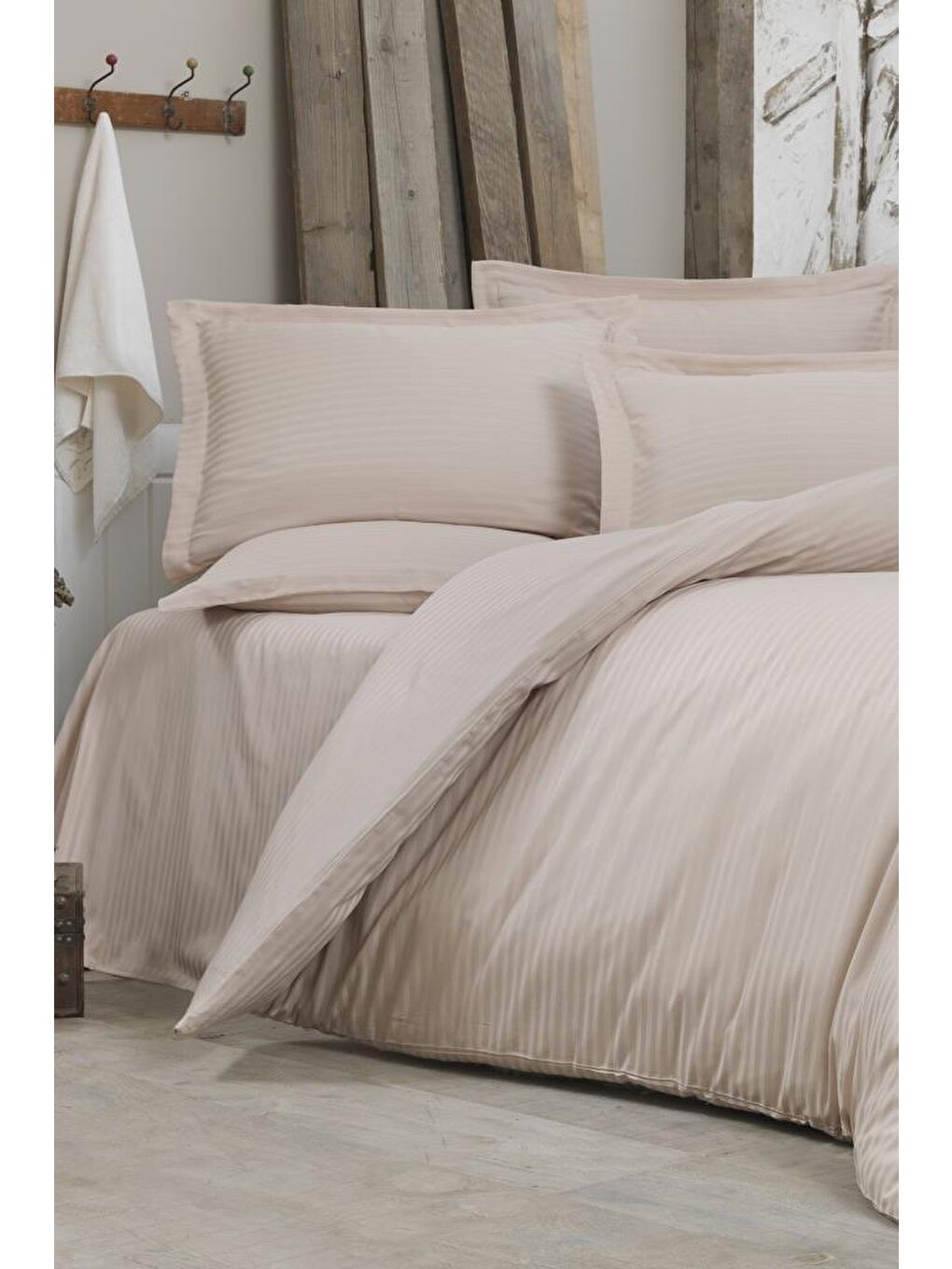 Pembe Stripe Tek Kişilik PollySaten Nevresim Takımı Somon