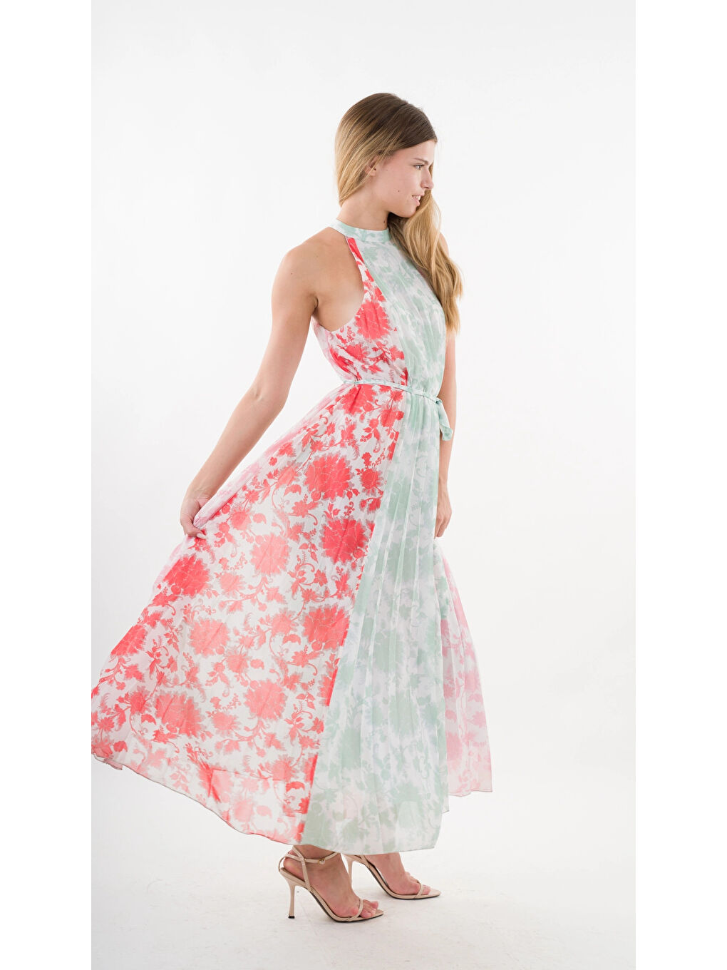 Kadın Kırmızı Yeşil Bloklu Yaprak Desenli Halter Yaka Kuşaklı Astarlı Uzun Elbise HZL24S-YY233-4