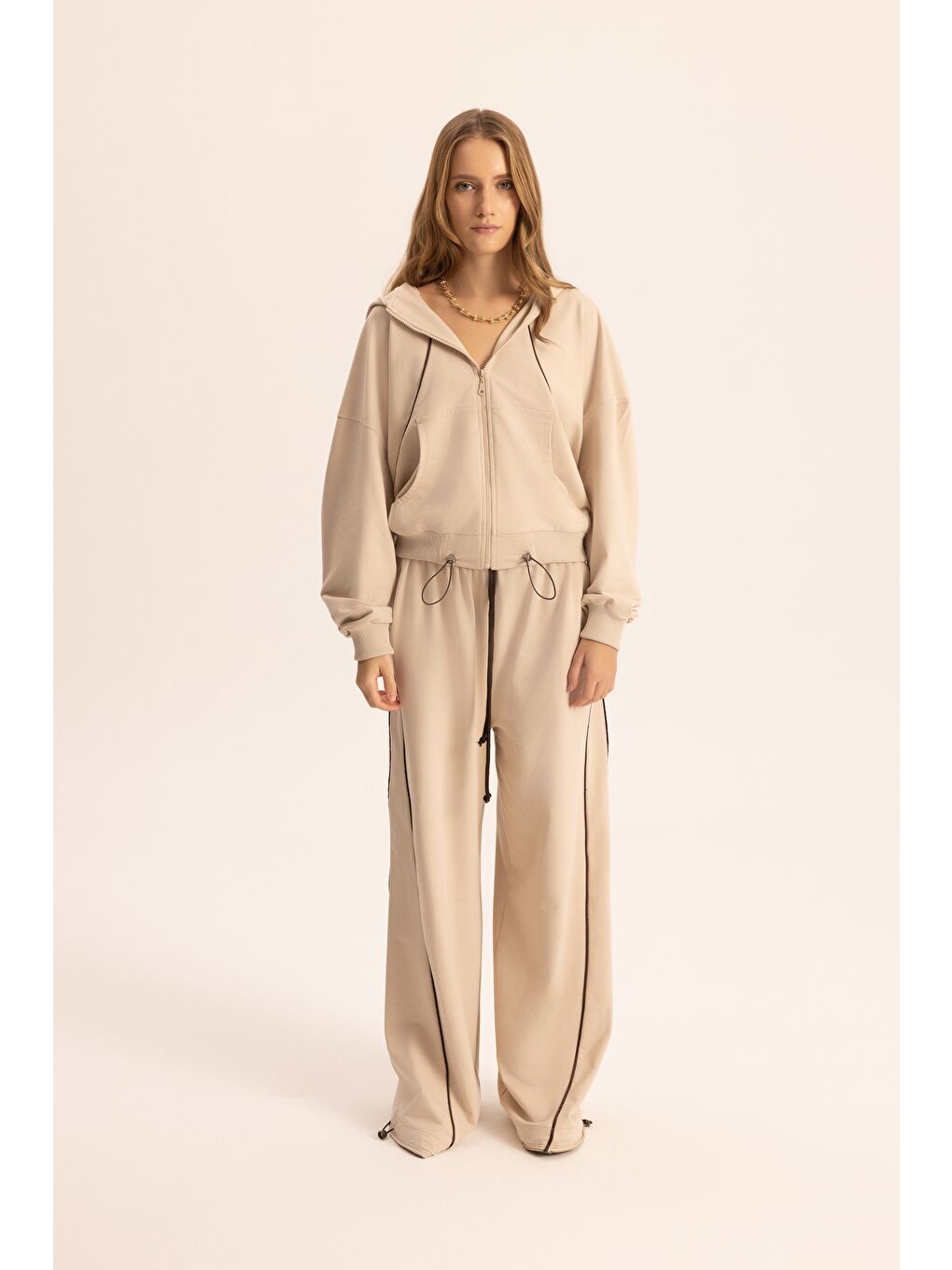 Beyaz Tyon Şerit Detay Kemik Kapüşonlu Crop Eşofman Takım-1