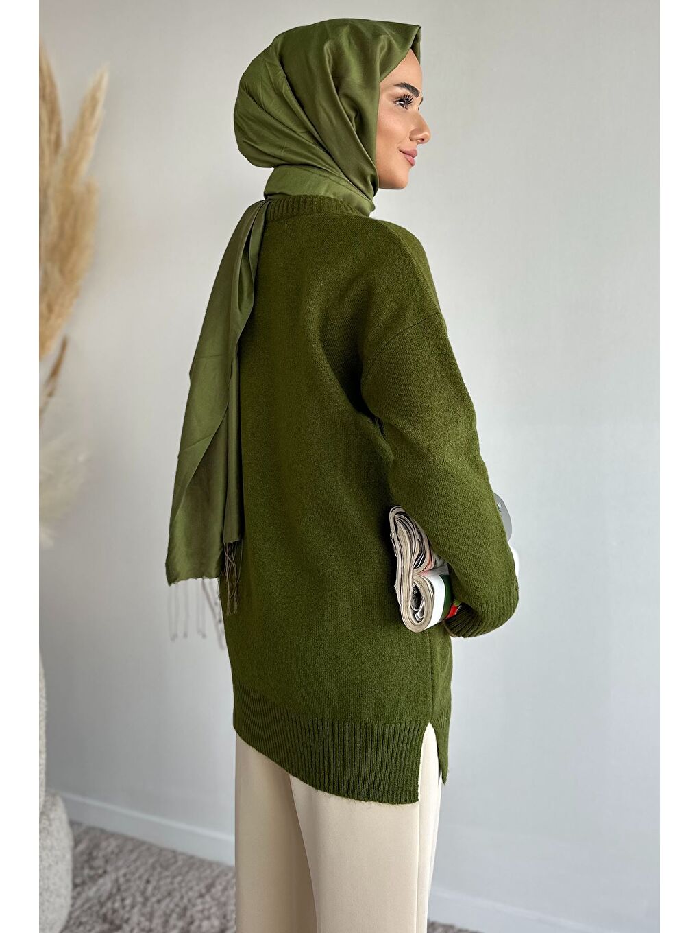 Haki Bisiklet Yaka Fularlı Tesettür Triko Tunik-4