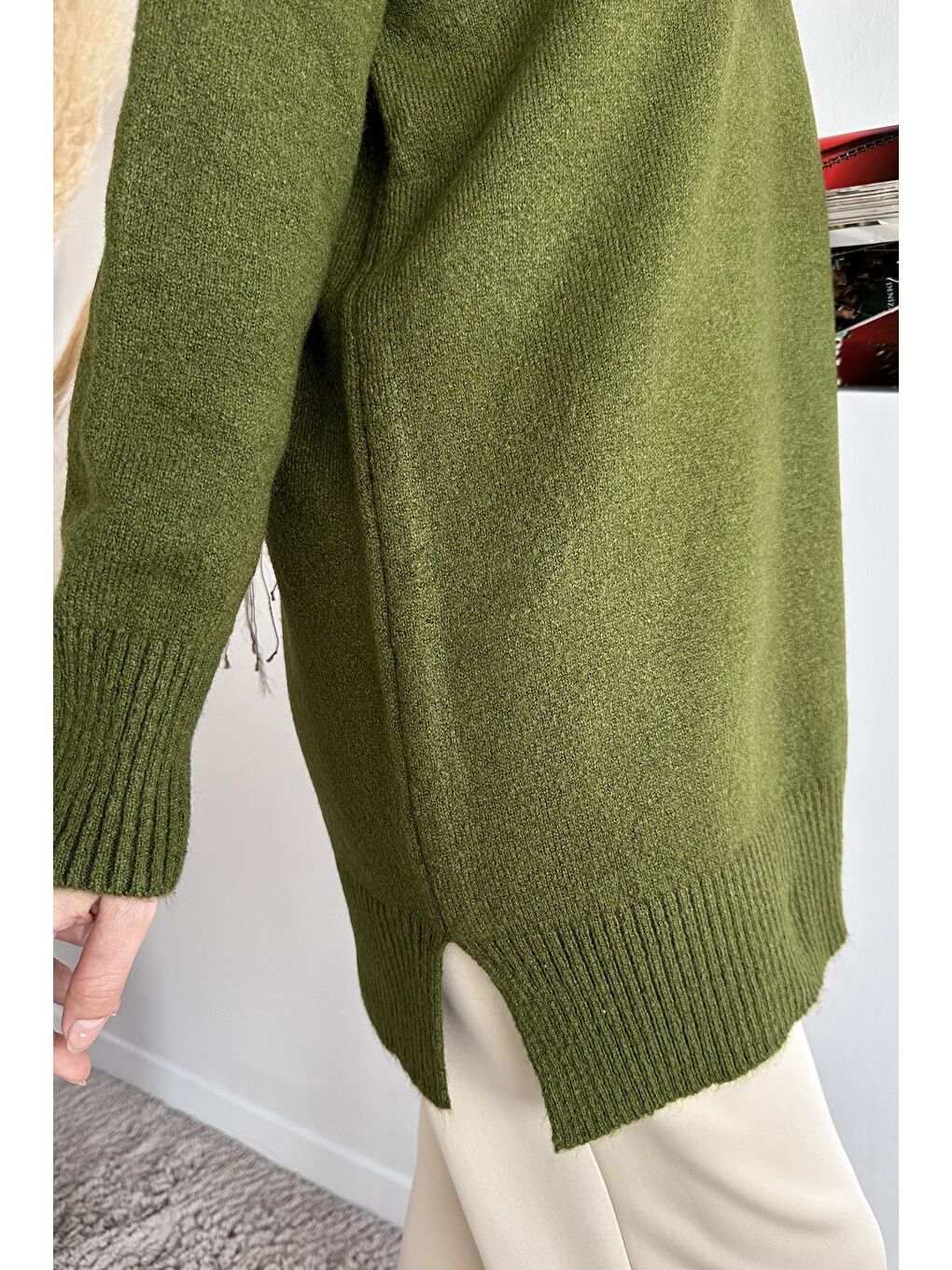 Haki Bisiklet Yaka Fularlı Tesettür Triko Tunik-6