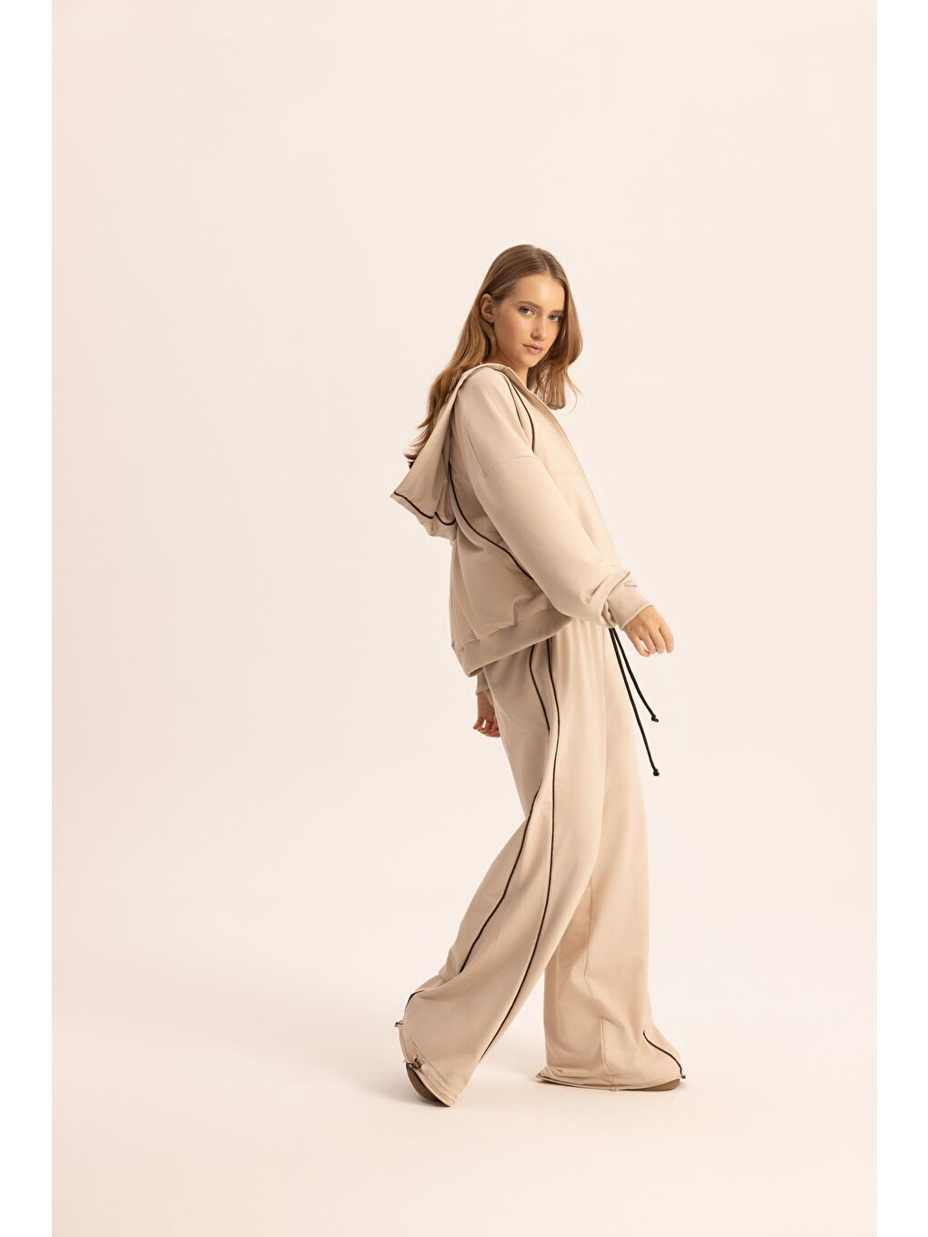 Beyaz Tyon Şerit Detay Kemik Kapüşonlu Crop Eşofman Takım-2