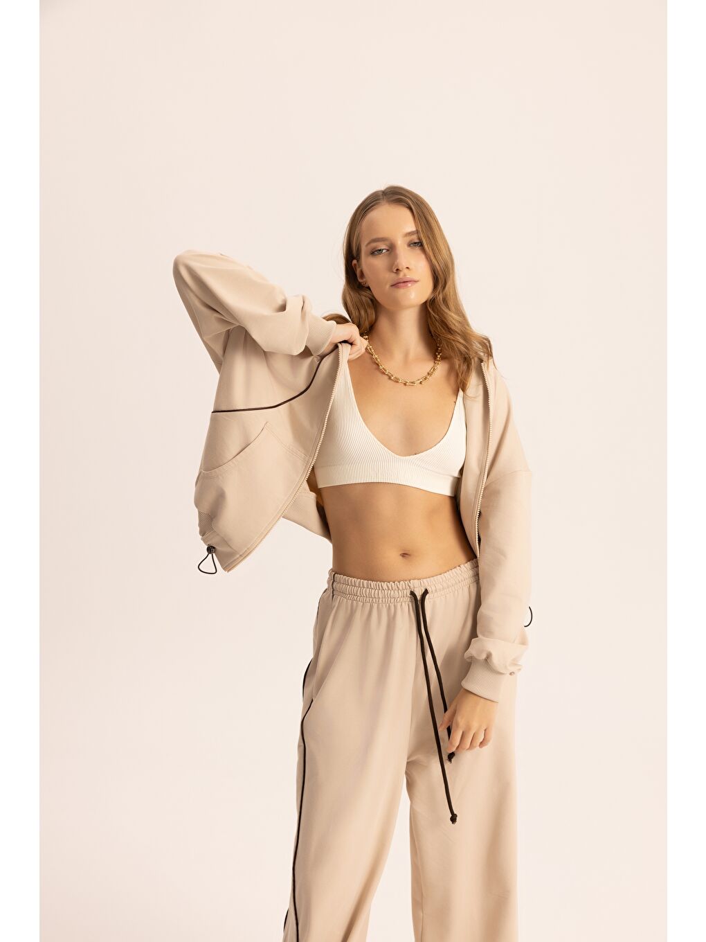 Beyaz Tyon Şerit Detay Kemik Kapüşonlu Crop Eşofman Takım-3