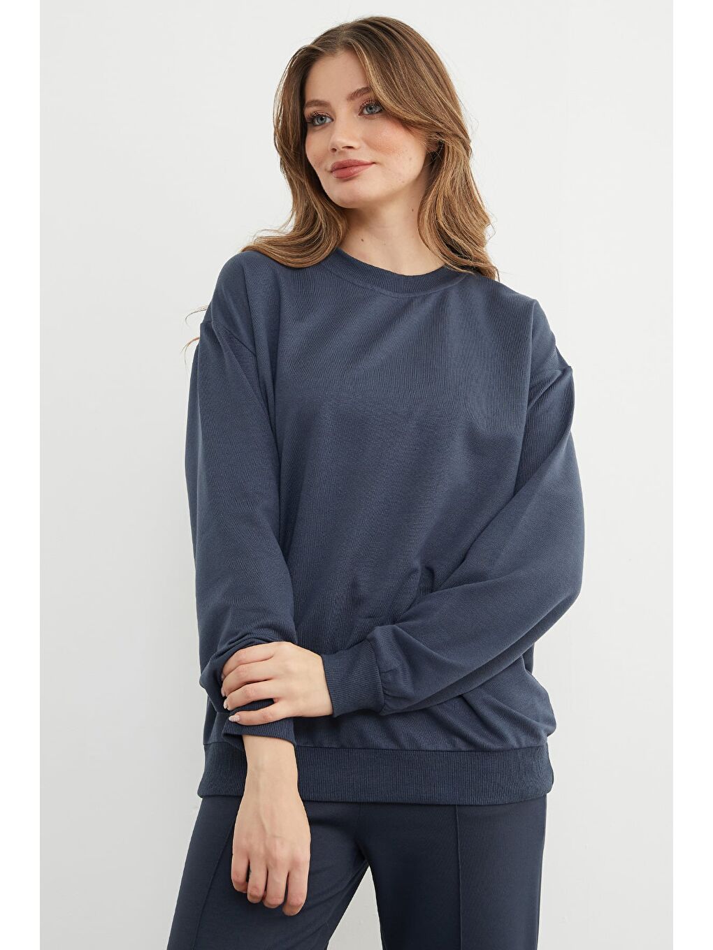 Gri Basic Bisiklet Yaka Sweatshirt-1