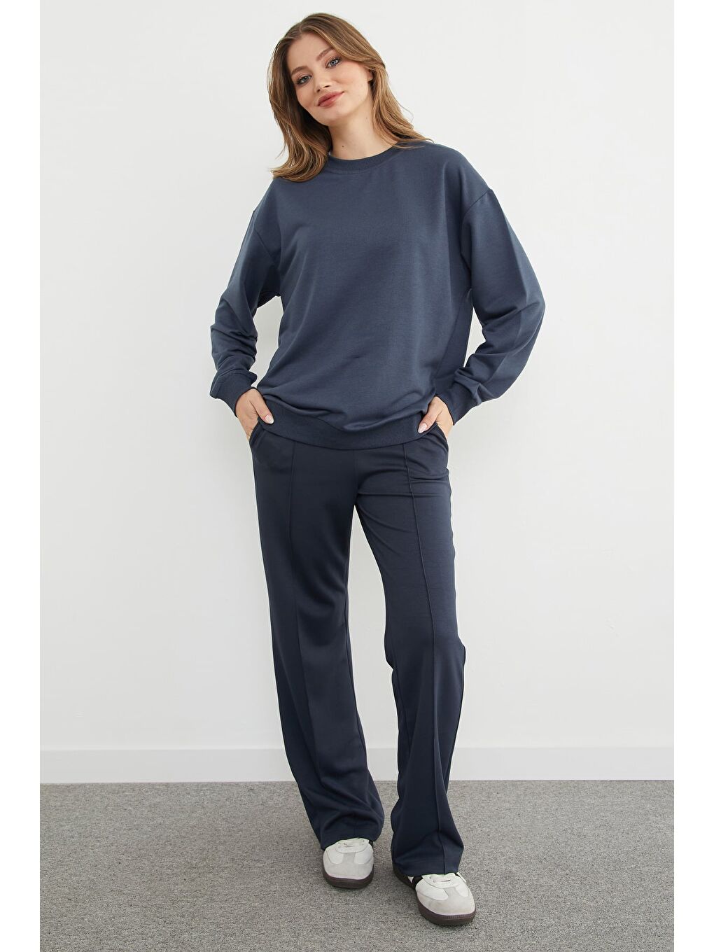 Gri Basic Bisiklet Yaka Sweatshirt-2