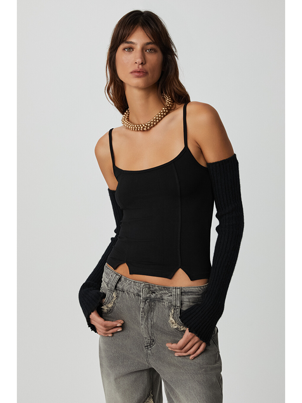 Mıkela Kadın Viskon Askılı Yırtmaçlı Vücüdu Saran Crop Siyah Bluz-1