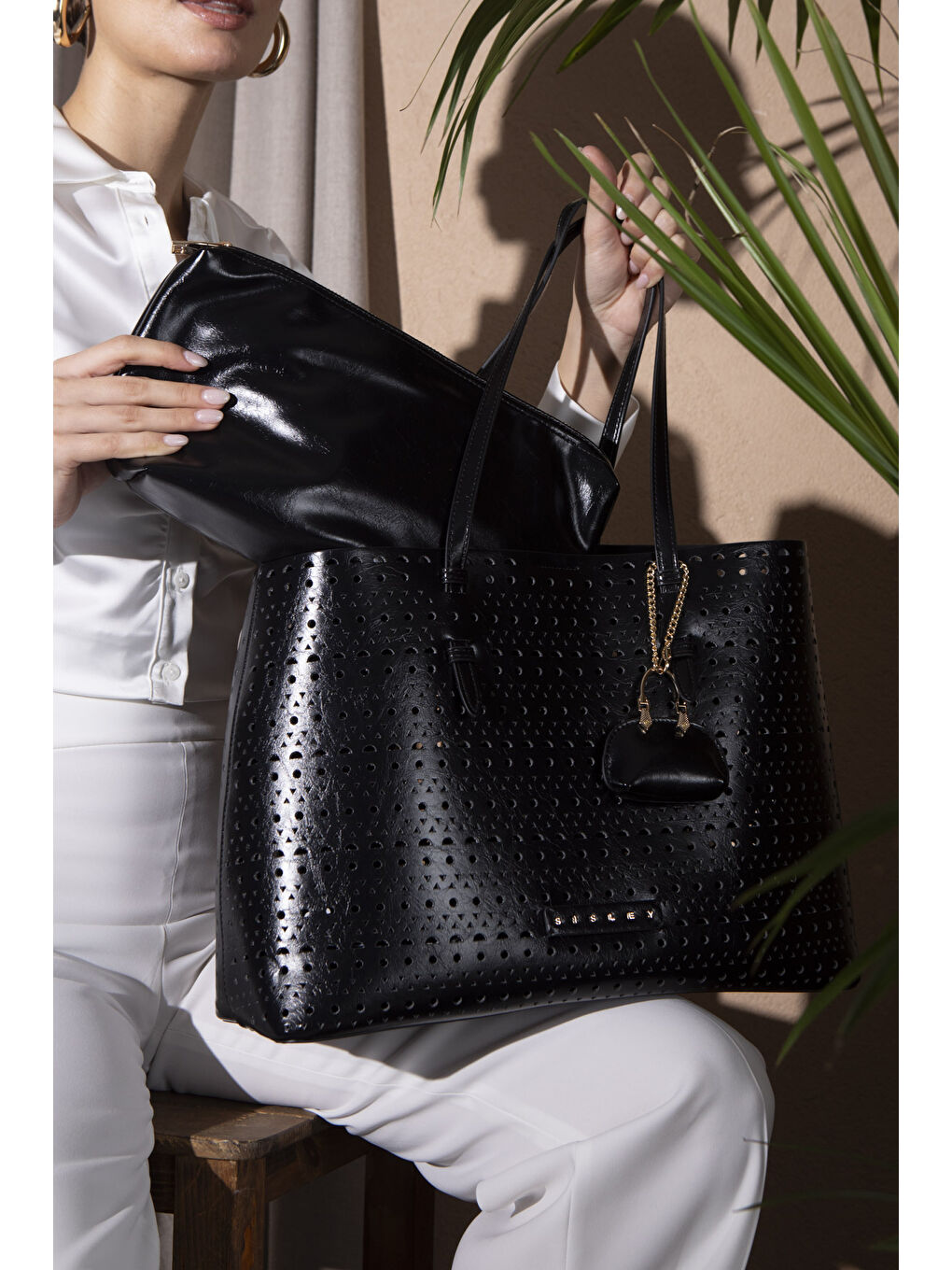 Siyah Kadin Kol Çantasi Si̇yah SLY169-1