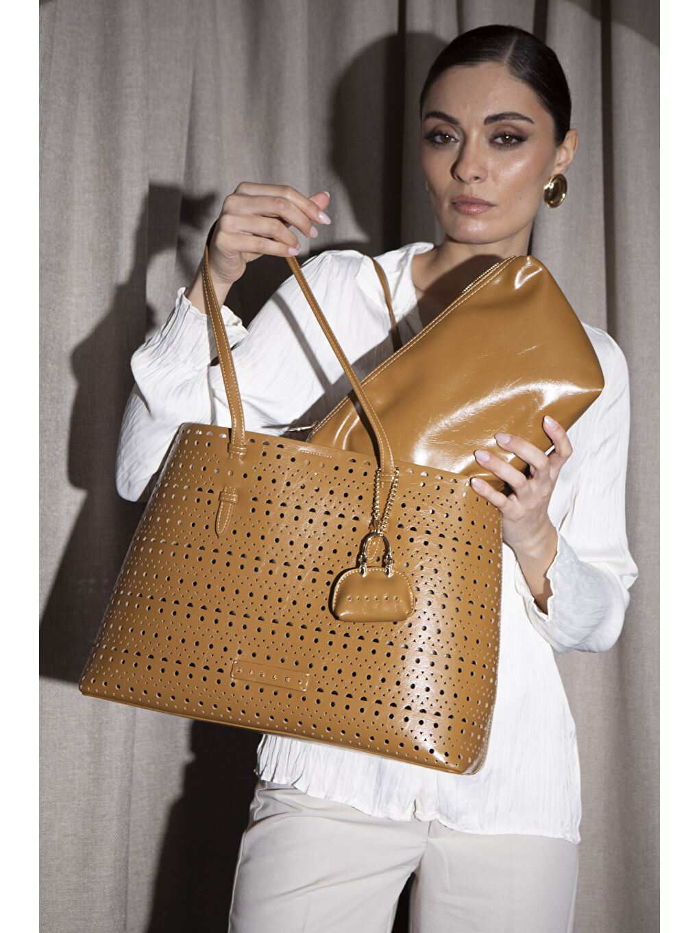 Sisley Kahverengi Kadin Kol Çantasi Camel SLY169 - 1
