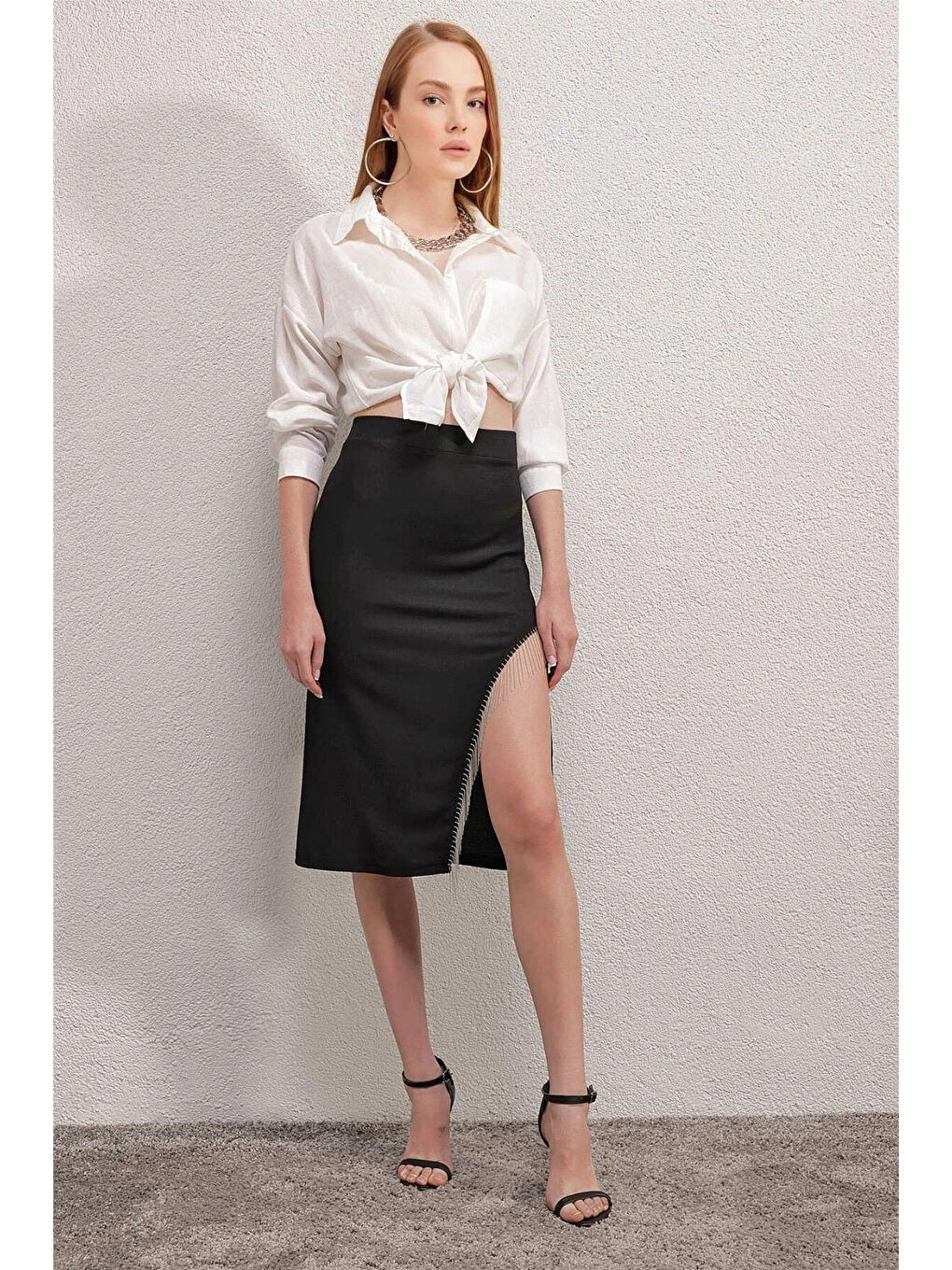 Kadın Siyah Yırtmaçlı Püskül Taşlı Beli Lastikli Uzun Etek HZL24S-BD118901