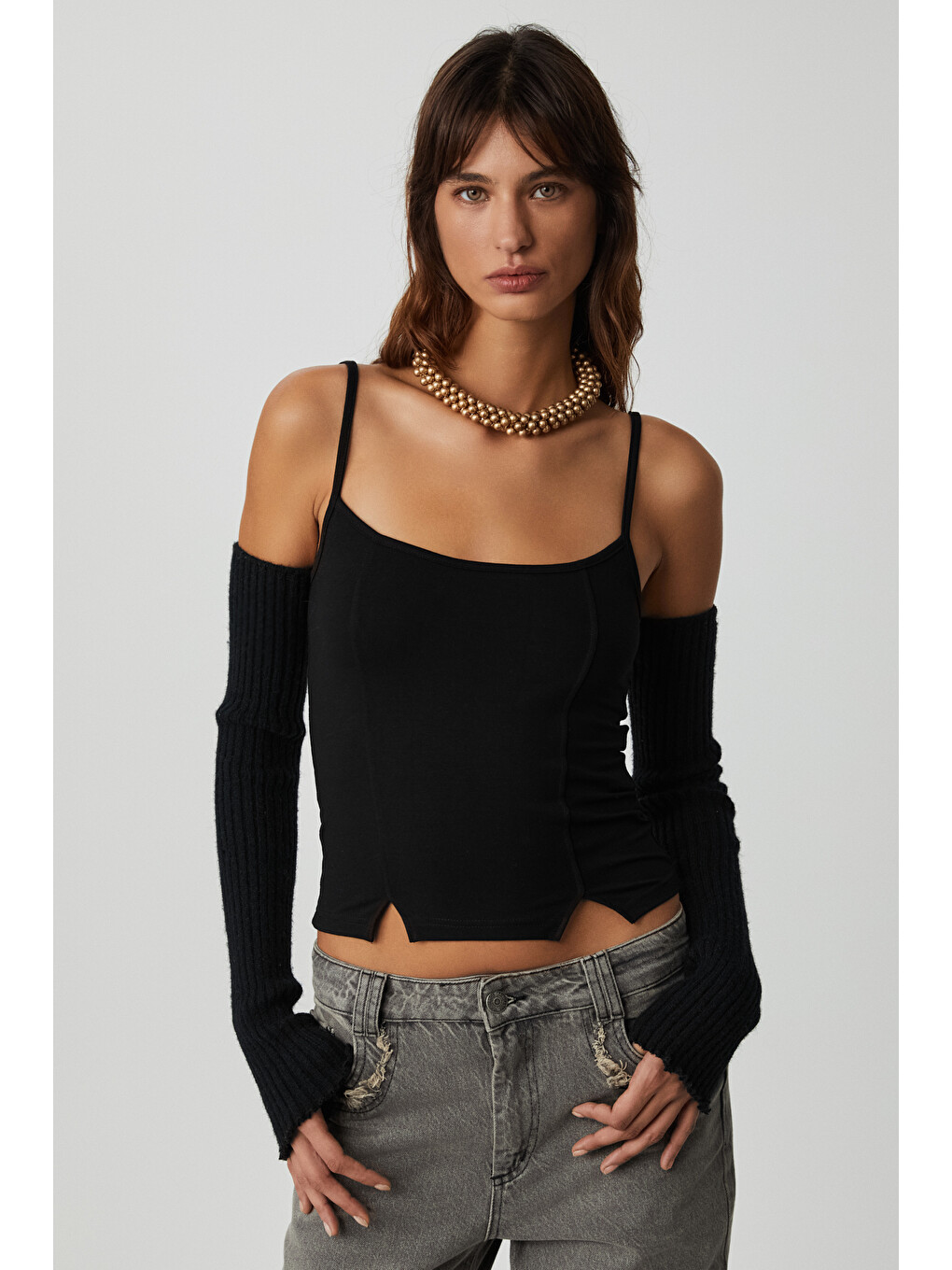 Mıkela Kadın Viskon Askılı Yırtmaçlı Vücüdu Saran Crop Siyah Bluz-2