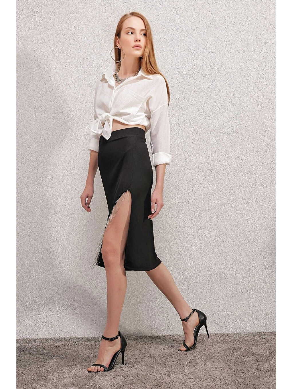 Kadın Siyah Yırtmaçlı Püskül Taşlı Beli Lastikli Uzun Etek HZL24S-BD118901-3