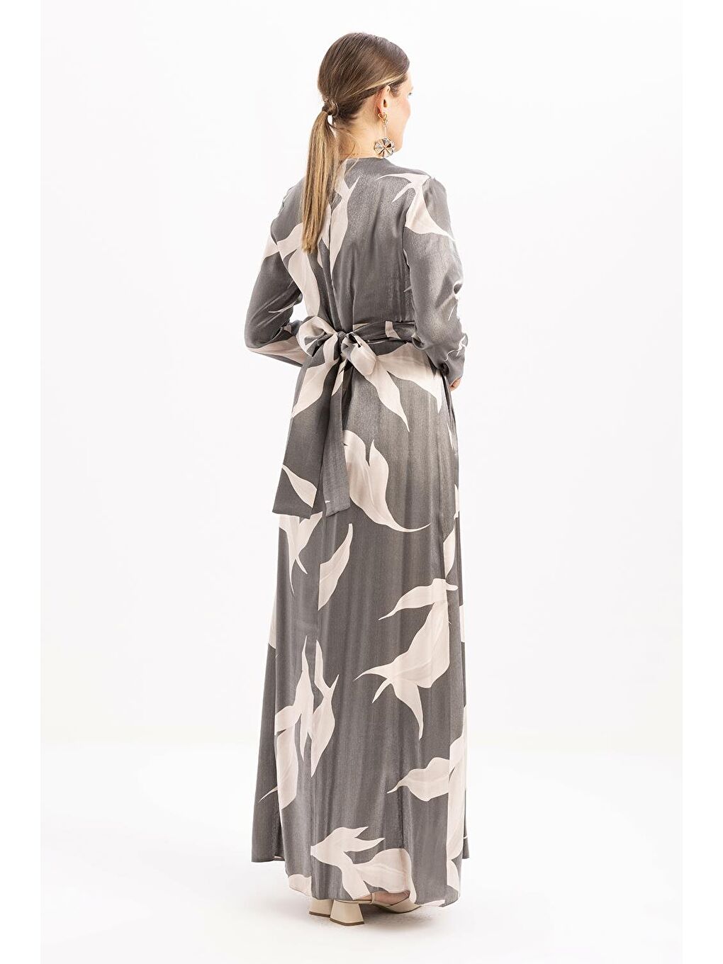 Siyah-Ekru-Parlak Desenli Elbise-3