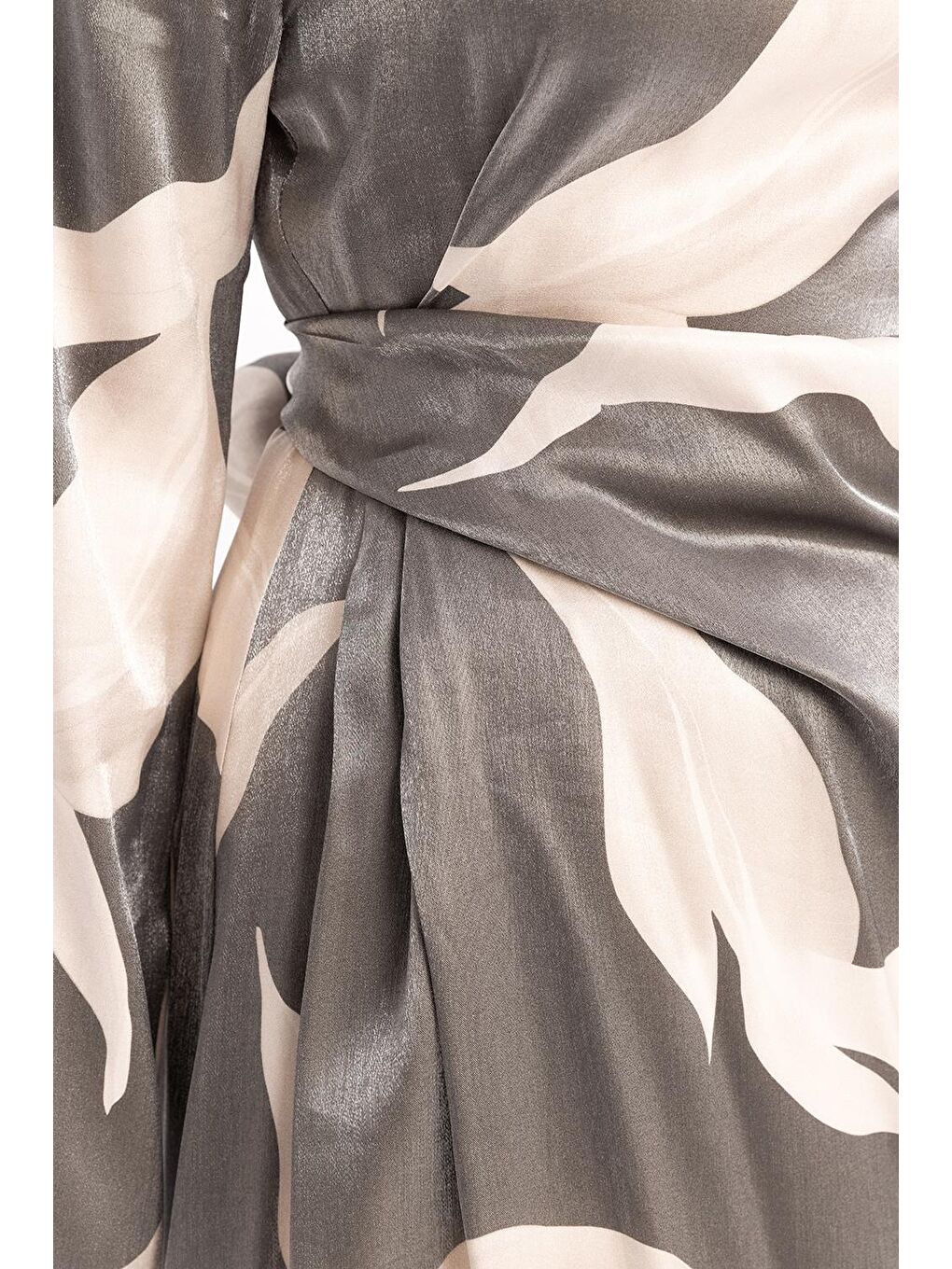 Siyah-Ekru-Parlak Desenli Elbise-4