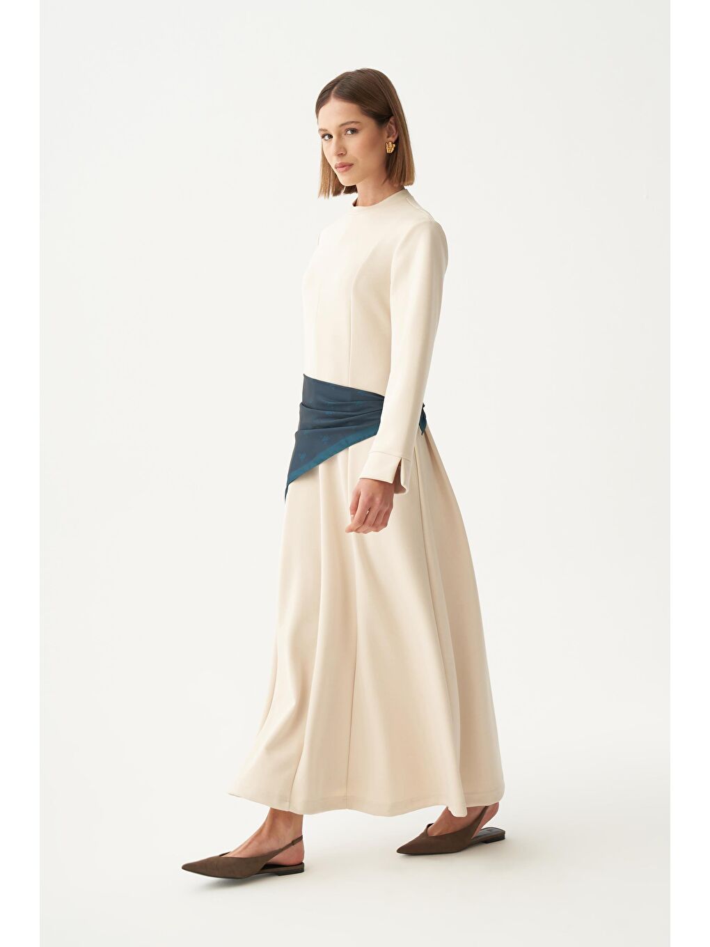 Açık Bej-Yumuşak Dokulu Parçalı Elbise